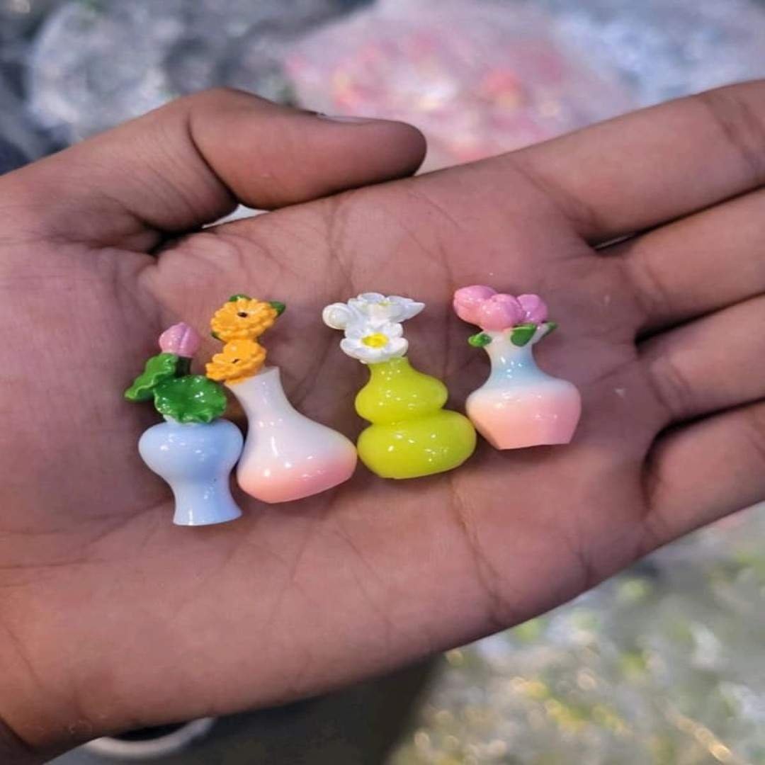 Flower with Vase Miniature