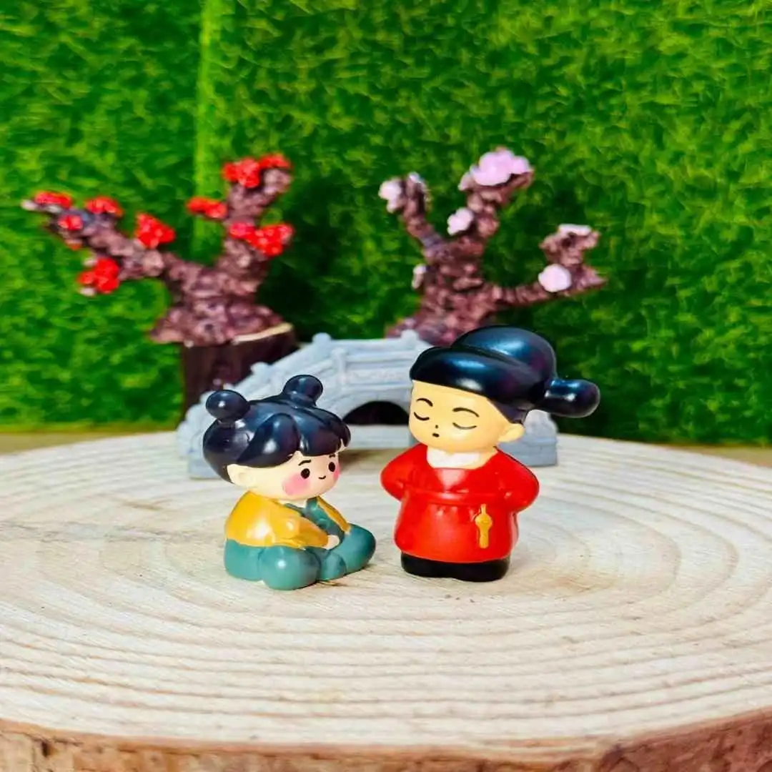 Traditional Mini Japanese Couple