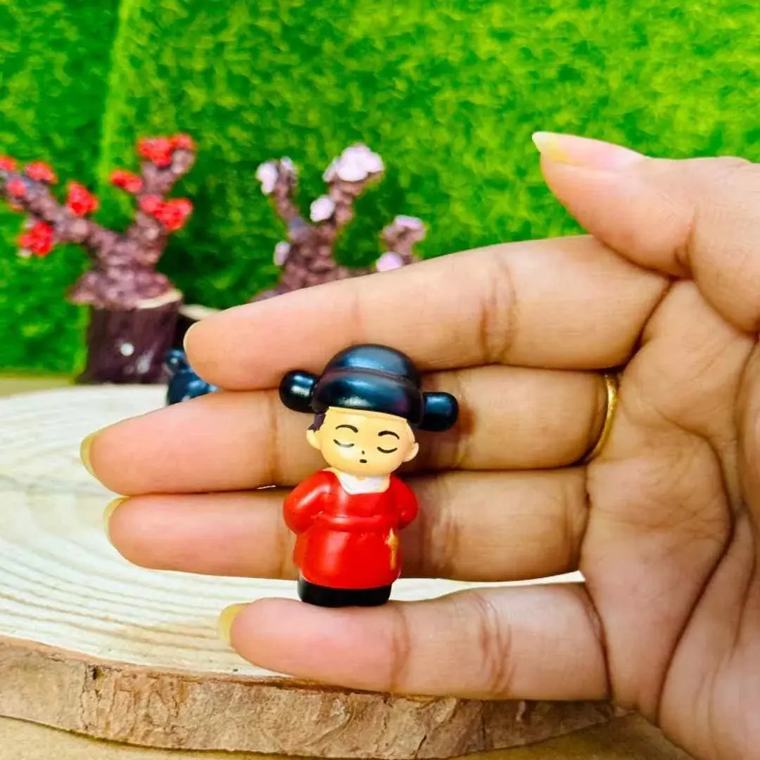 Traditional Mini Japanese Couple