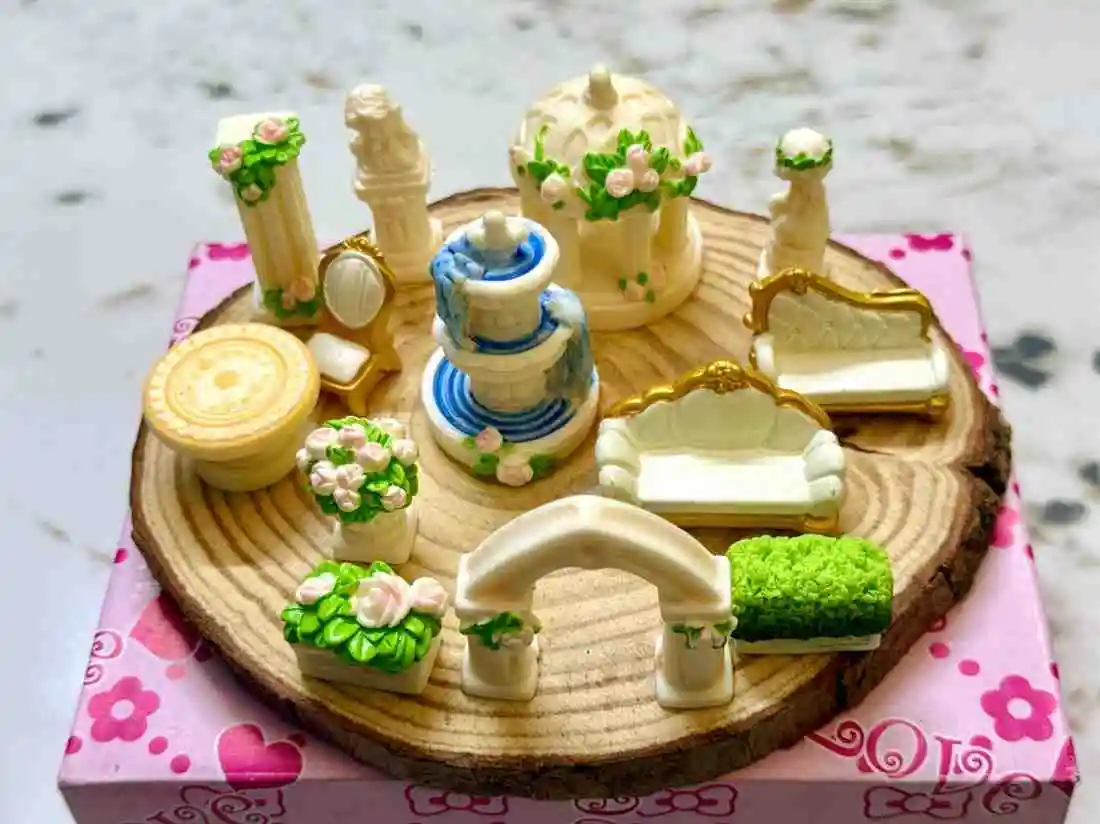 Royal Palace Flower Garden Miniature Set - Image 4